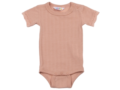 Joha body rosa i merinould og silke med korte ærmer og blonde