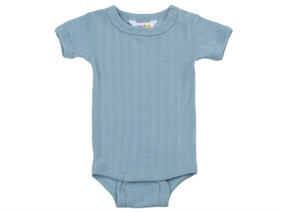 Joha body lyseblå i merinould og silke med korte ærmer
