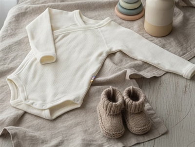 Joha wrap body merinould natur med trykknapper