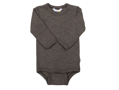 Joha body i brun melange merinould og silke med trykknapper