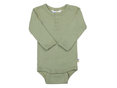 Joha body i grøn merinould og silke med stolpelukning