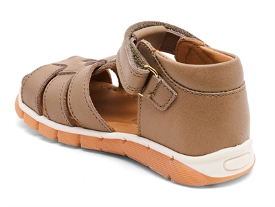 Bisgaard Billie sandal stone med lukket tå og velcro