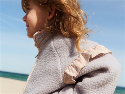 Wheat Ellena fleece jakke lavender rain båret af pige på strand
