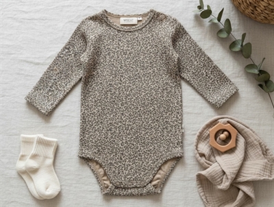 Wheat body tangled acorn