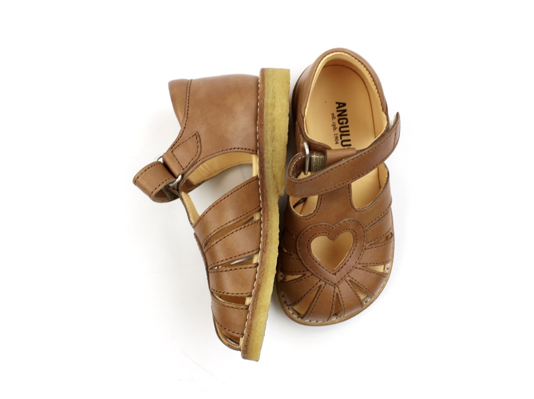 Angulus sandal tan med hjerte Fra 899,90.-