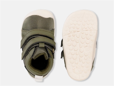 Bundgaard Mio barefoot sko i army grøn med sål og topvisning