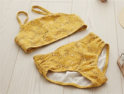 Petit by Sofie Schnoor bikini yellow flower guldprint