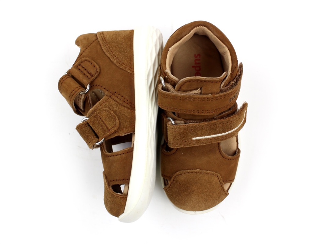 sandal brun | 599,90.-