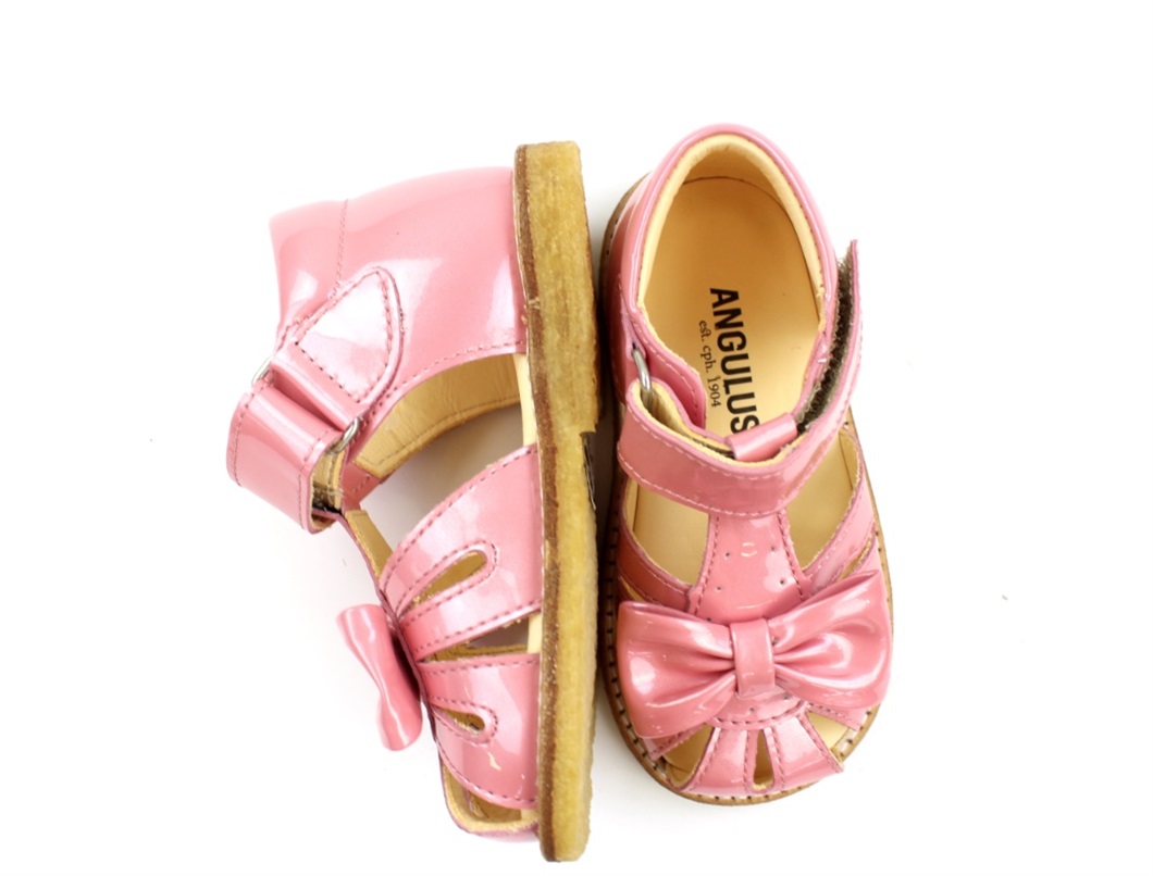 Bopæl Ligegyldighed foretrækkes Angulus sandal rosa/pink lak med sløjfe | 749,90.-