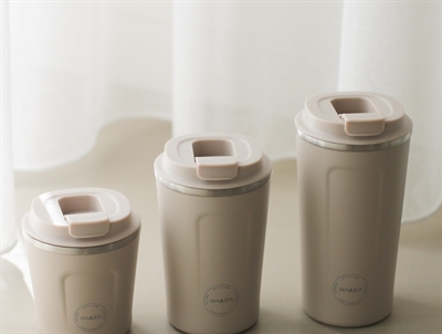 AYA&IDA CUP2GO termokop 500 ml i Cream Beige med låg