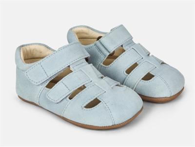 bundgaard tobias sandal sky med velcro og lukket tå  