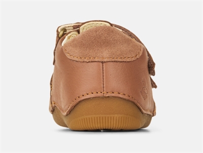 Bundgaard Petit Summer sandal cognac med velcro og lukket tå  