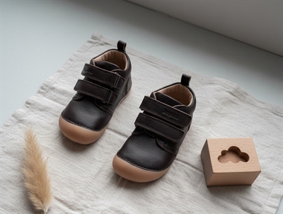 Bisgaard Carter begyndersko mørkebrun med velcro