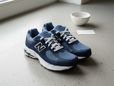 New Balance 2002 sneakers navy (bred)
