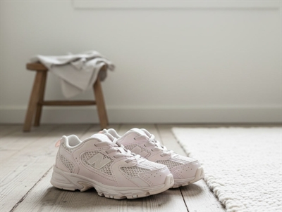 New Balance 530 sneakers washed pink med elastiksnøre