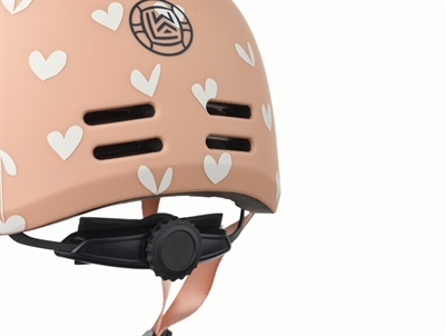 Bagpå Liewood Milly cykelhjelm med hjerteprint og justerbar skruefunktion