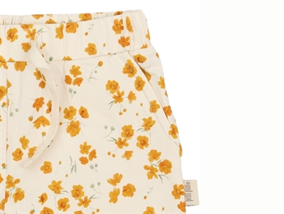 Petit Piao shorts råhvid med gult blomsterprint detalje