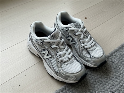 New Balance 740 sneakers hvid/blå med elastiksnøre