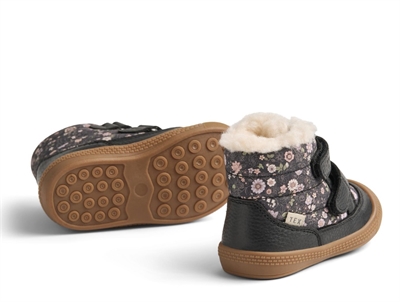 Wheat Daxi Tex prewalker sort med blomster set fra sålen og en anden vinkel
