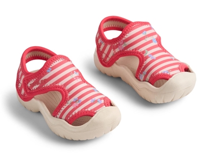 Wheat Bani badesandal rød stribet/blomstret med velcro